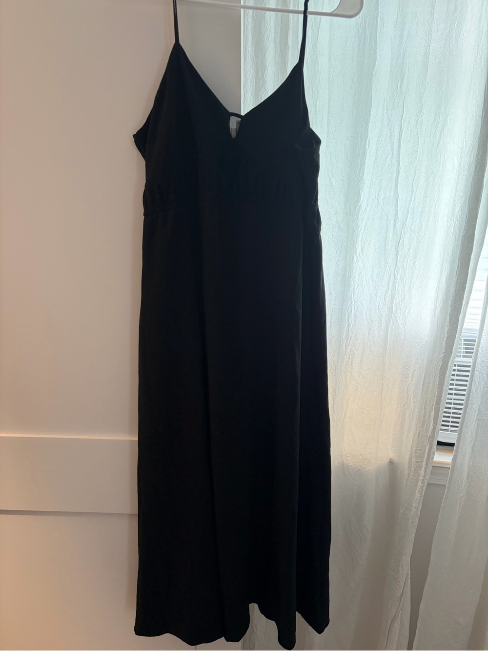 A new day Sleek Black Spaghetti-Strap Maxi Dress with pockets